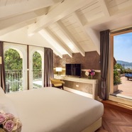 Luxury_Penthouse_Room_Jacuzzi_Lake_Como.jpg